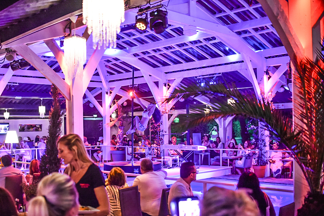 Terrasse extérieure des Terrasses Festives